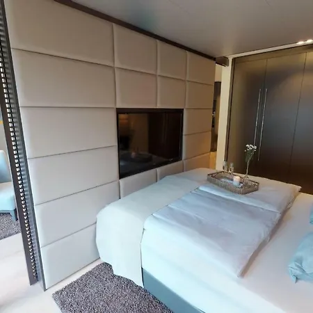 Apartment White Pearl 1.04